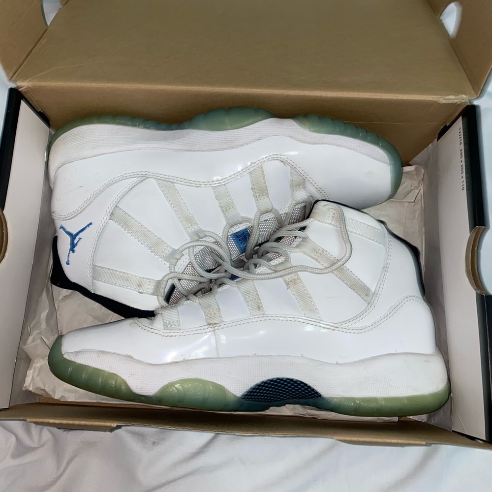 Air Jordan 11 - Legend Blues - PLEASE READ BELOW